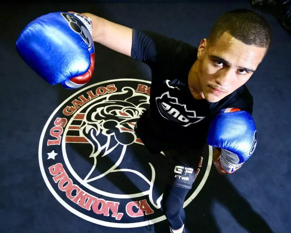 Gabriel Flores punching2