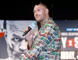 Tyson Fury Mic look