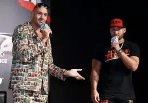 Tyson Fury Schwarz mic