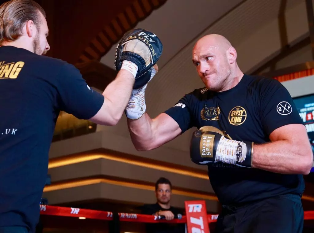 Tyson Fury mitwork