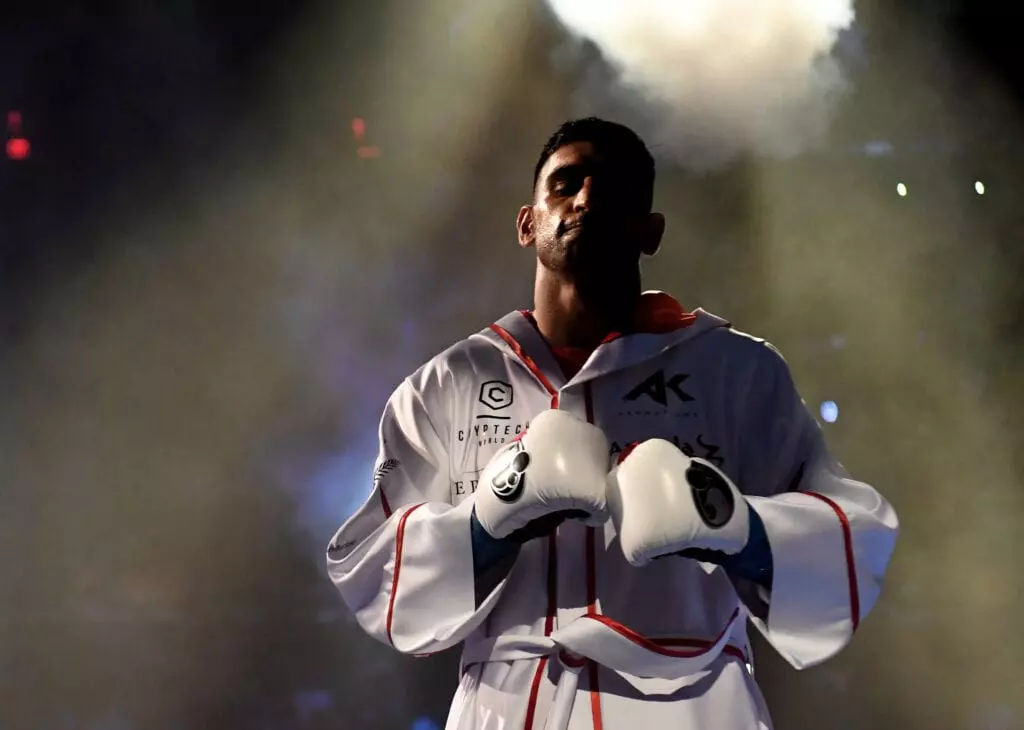 Amir Khan On Kell Brook- "My Time To Put Him In His Place"