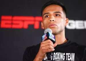 Rafael Rivera mic