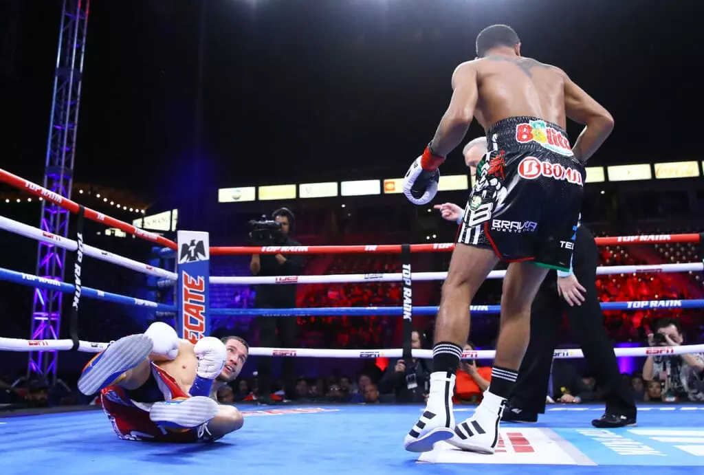 Miguel Berchelt vs Jason Sosa knockdown