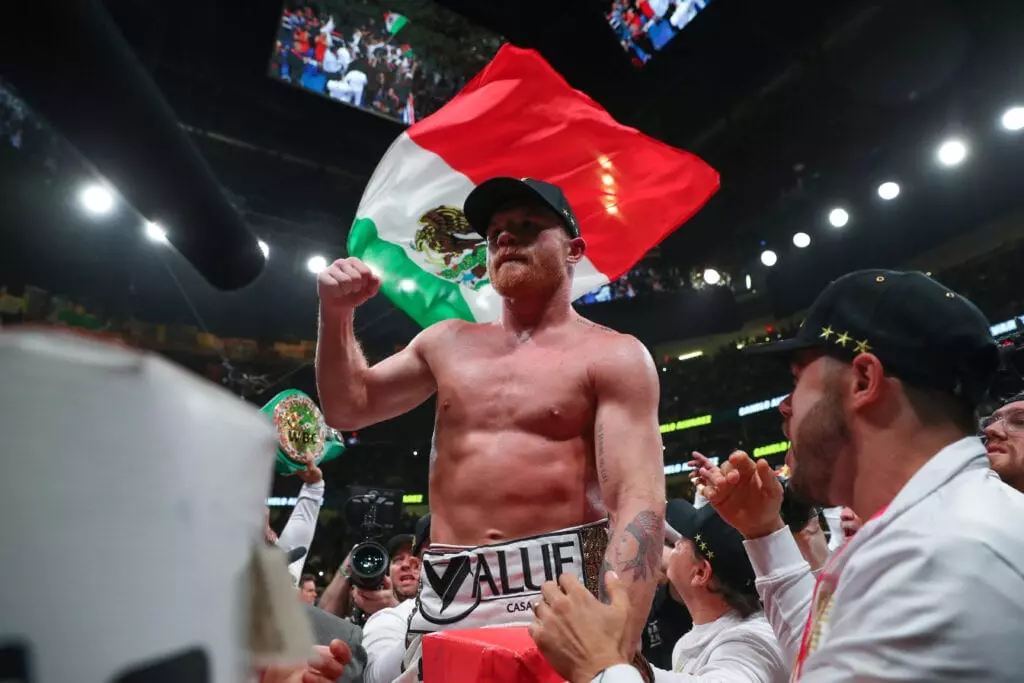Canelo Alvarez Sued Golden Boy Promotions/DAZN Tuesday
