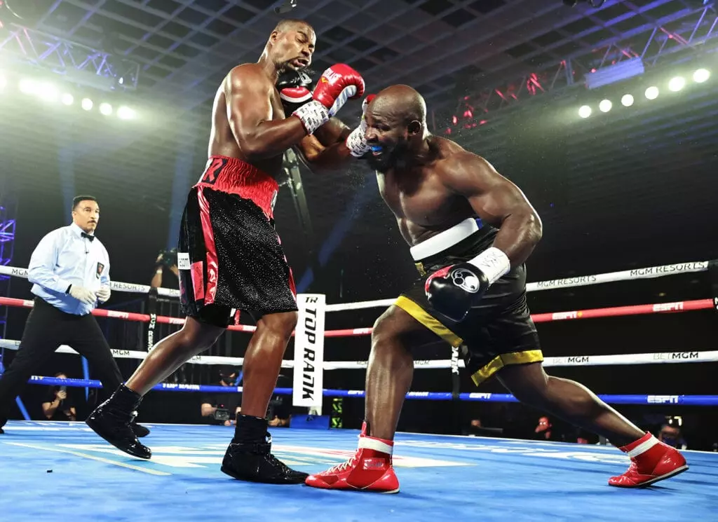 Carlos Takam vs Jerry Forrest action1
