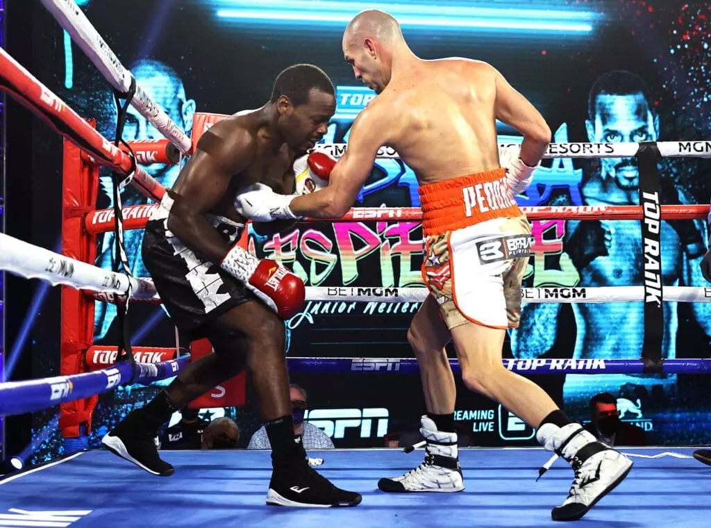 Jose Pedraza vs Mikkel Les Pierre action1