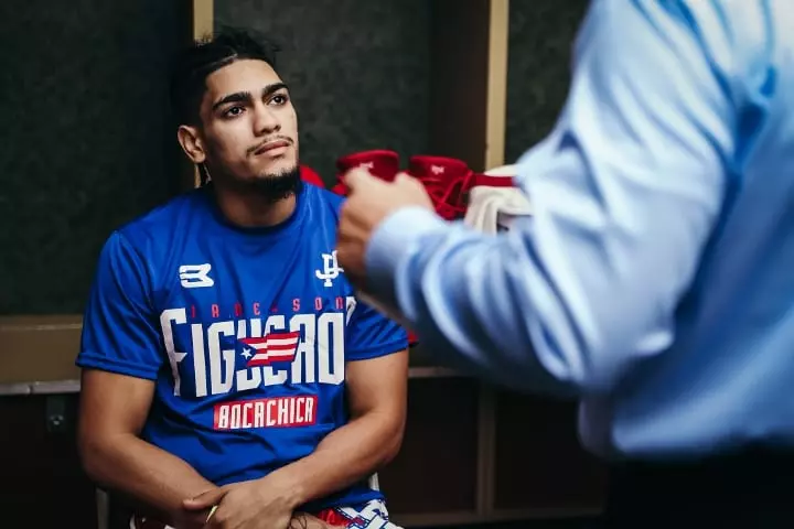 Figueroa-Bocachica Signs With Salita and Kings Promotions