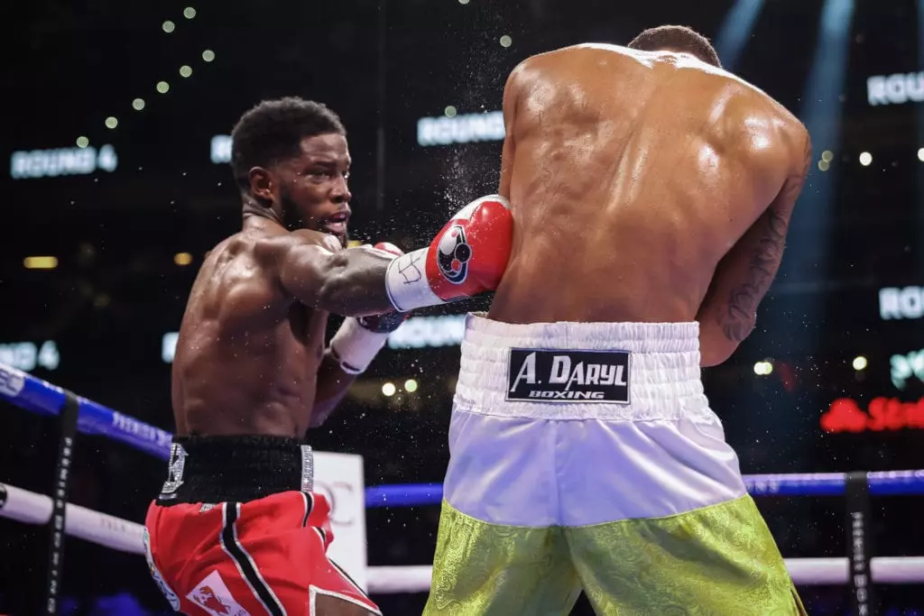 Lubin Stops Rosario in Title Eliminator