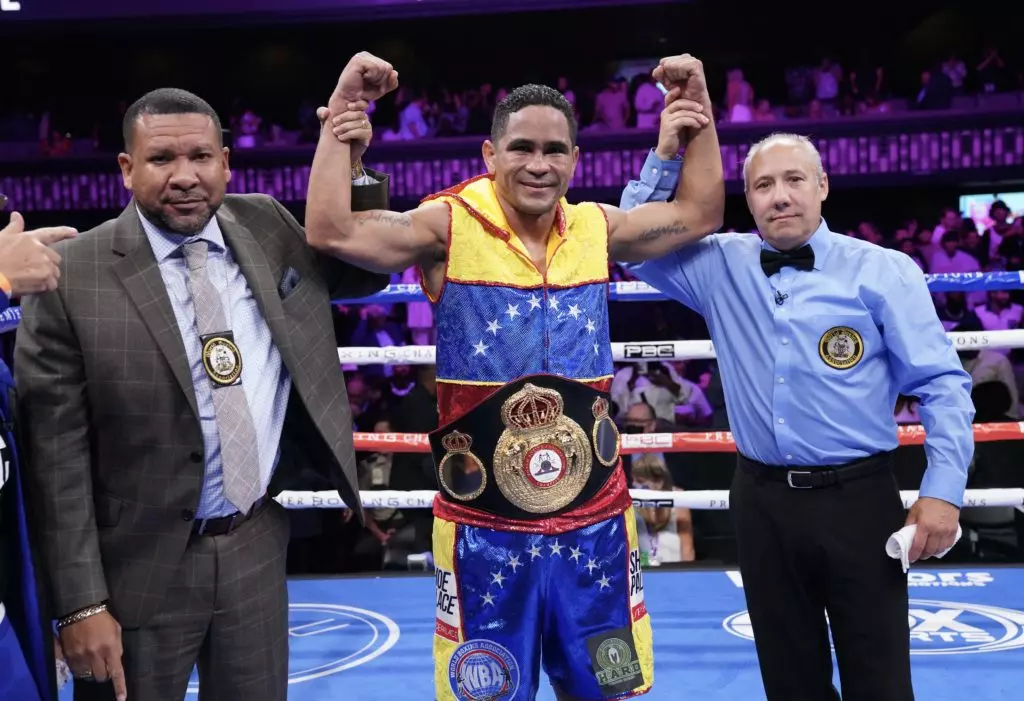 WBA Suspends Judge In Saturday Fox-Maestre Fiasco Decision