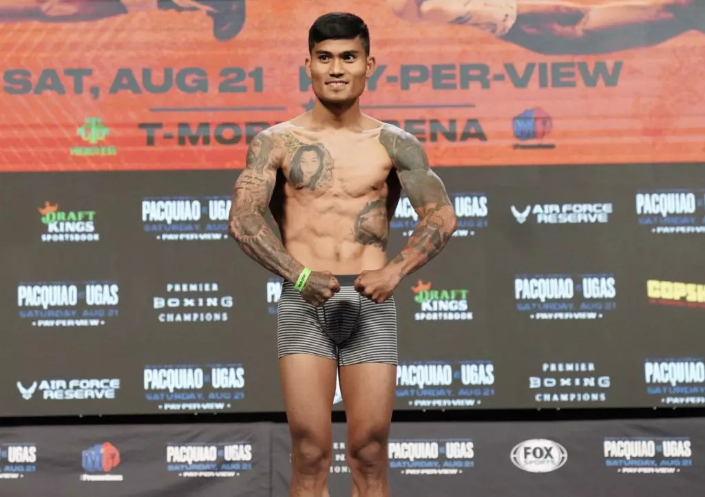 Mark Magsayo Survives Knockdown, Stops Ceja