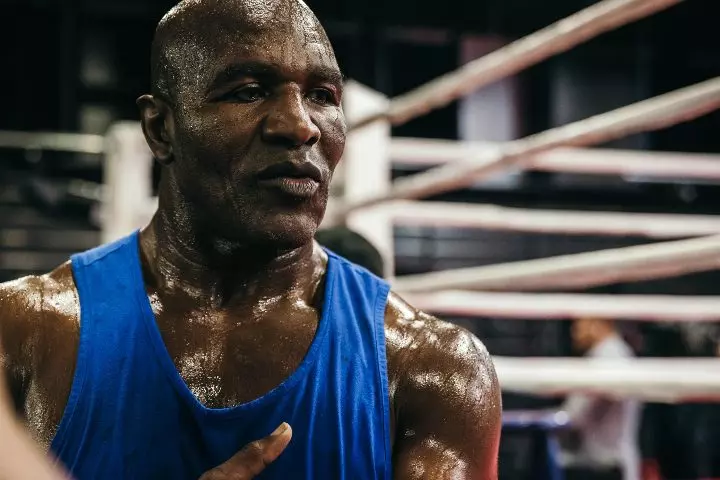 August 12, 2000: Evander Holyfield’s Controversial Victory Over John Ruiz Secures Historic Fourth Heavyweight Title