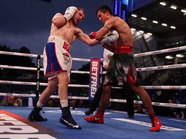 Maxi Hughes Signs With Matchroom Boxing