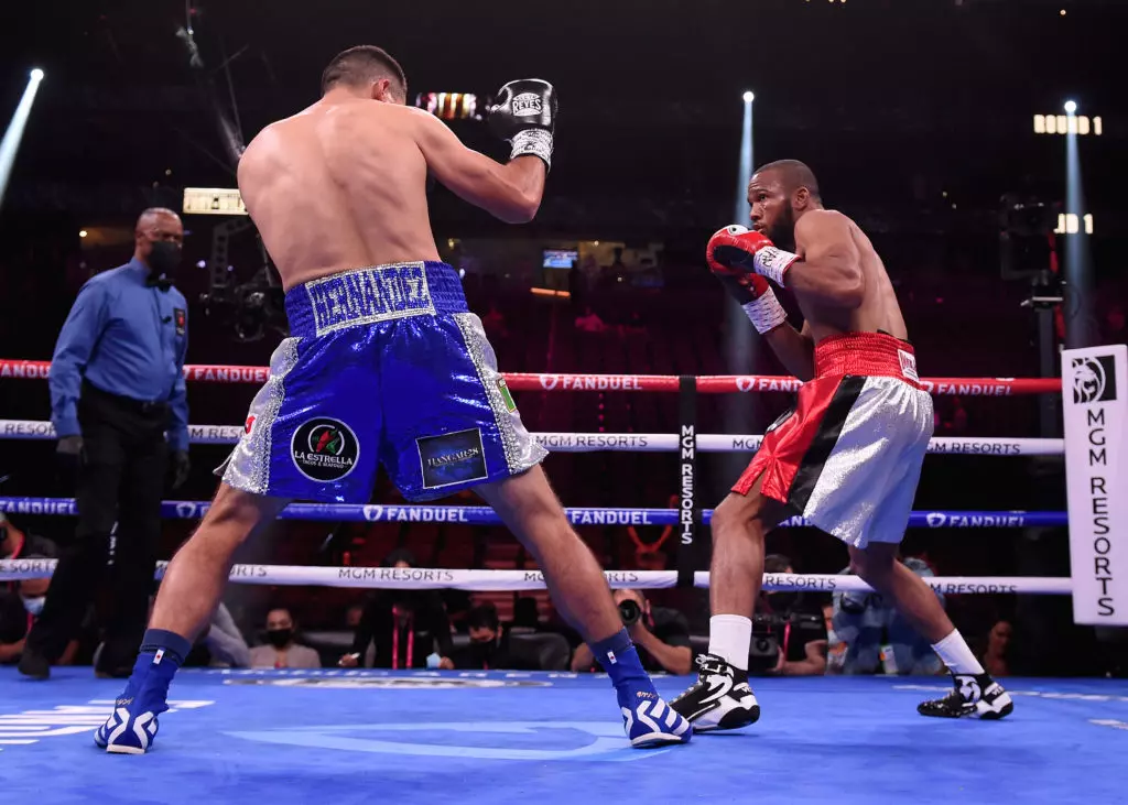 Return Of Julian Williams Ends In Upset By Hernandez