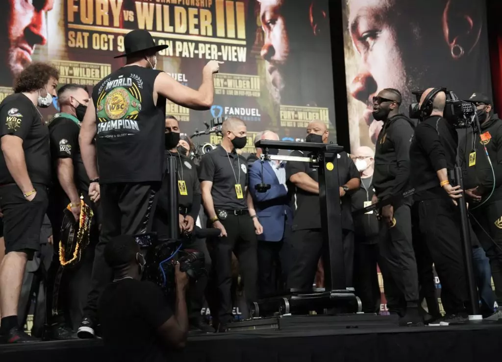 Wrestling's "Undertaker" Wants Fury KO