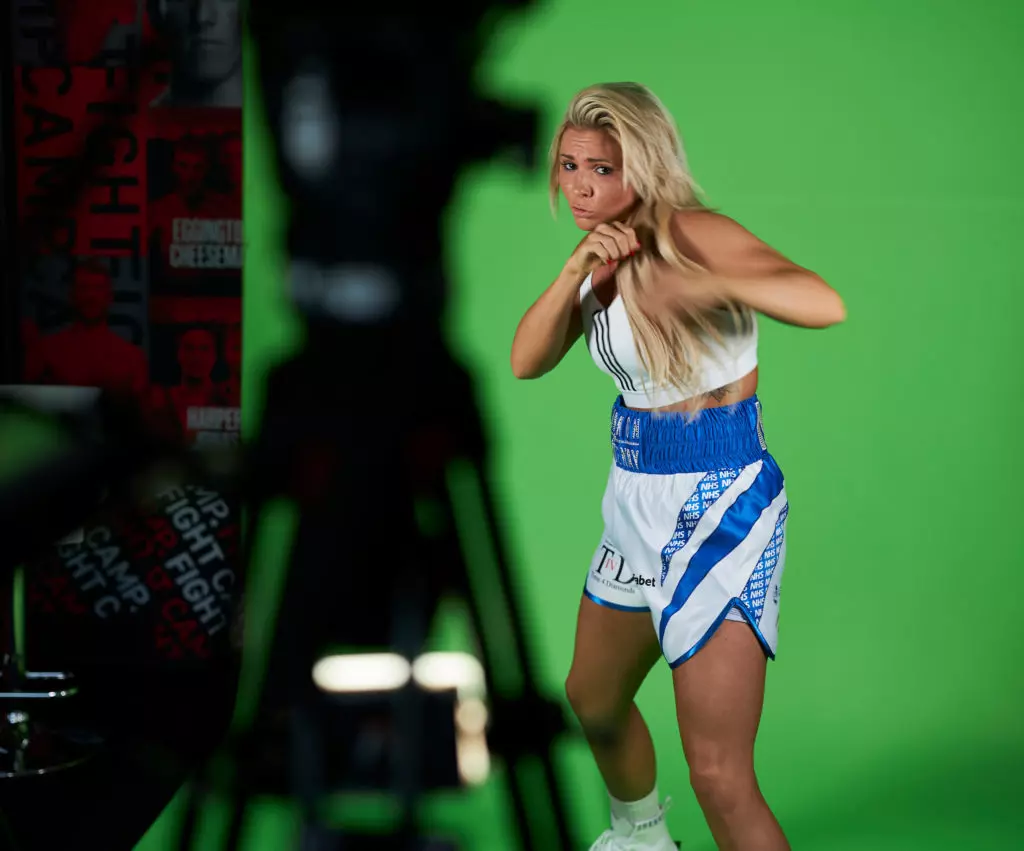 Shannon Courtenay- 'That Belt Is Coming Home With Me'