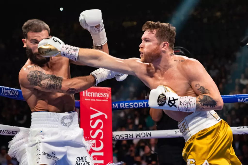 Former Opponent of Canelo Alvarez and David Benavidez Reveals Who Punches Harder