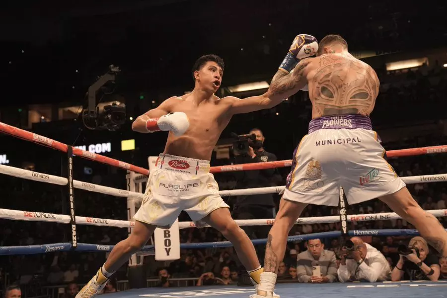 Jamie Munguia Impresive In Rosado Decsion