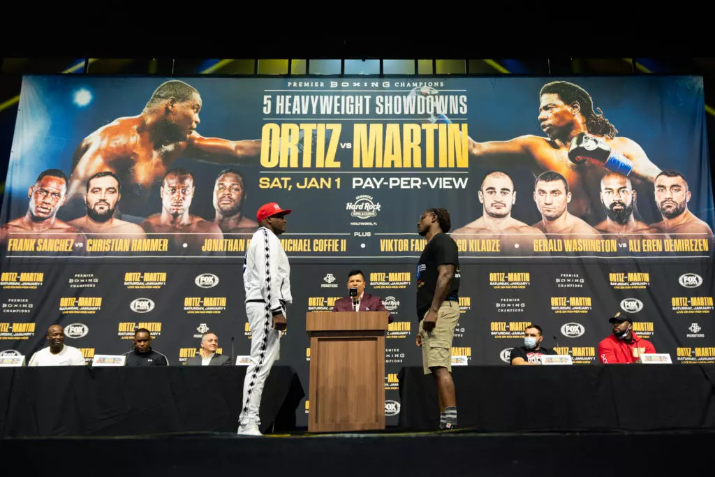 Luis Ortiz Stops Charles Martin in Six