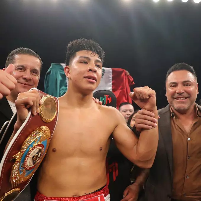 De La Hoya Plea For Charlo-Munguia- "Need DAZN To Participate"