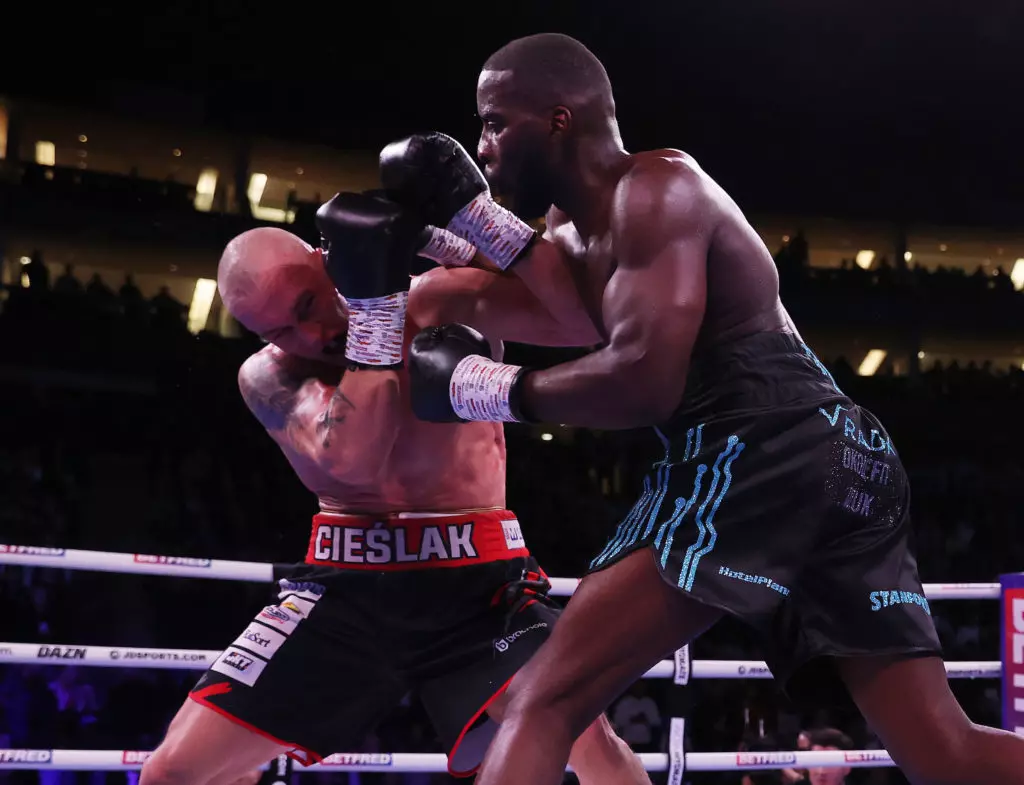 Lawrence Okolie Defended Cruiserweight Title In Sloppy Bout