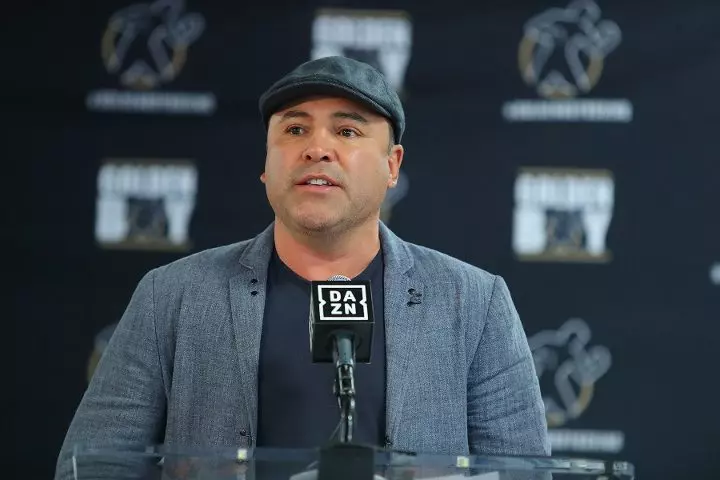 Oscar De La Hoya vs Pernell Whitaker: Reliving Controversial Clash