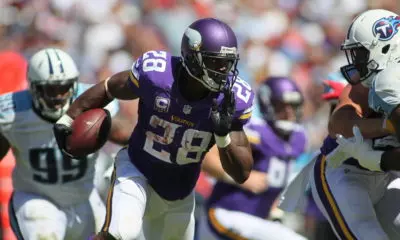 Report- Former NFL Stars Adrian Peterson-Le'Veon Bell To Fight