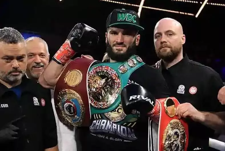 ‘Not Even Close’: Bob Arum Talks Artur Beterbiev vs. Dmitry Bivol Negotiations