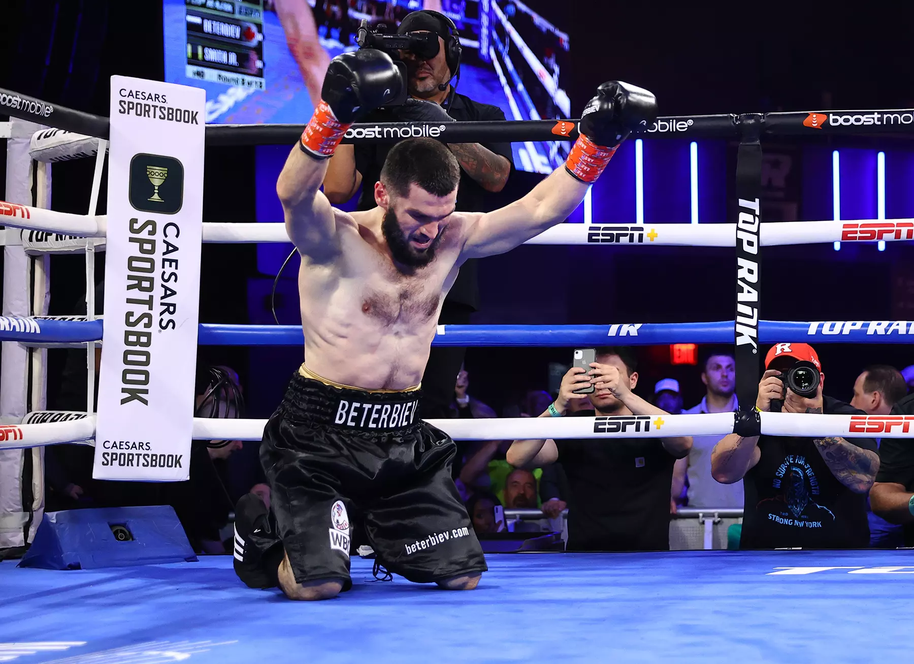 Artur Beterbiev vs. Callum Smith: 'You Never Know How It's Going In Fight'