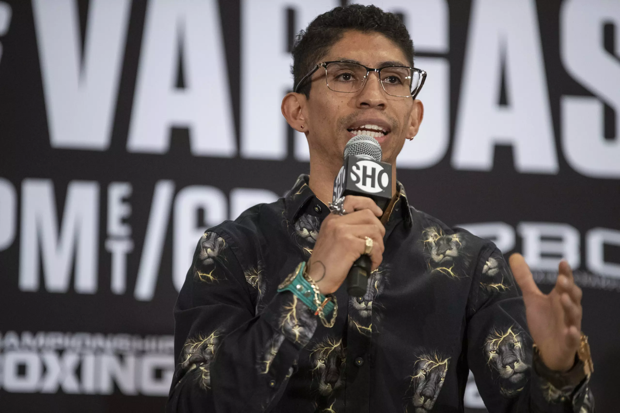 Rey Vargas Scores Upset Decision Win Over Magsayo
