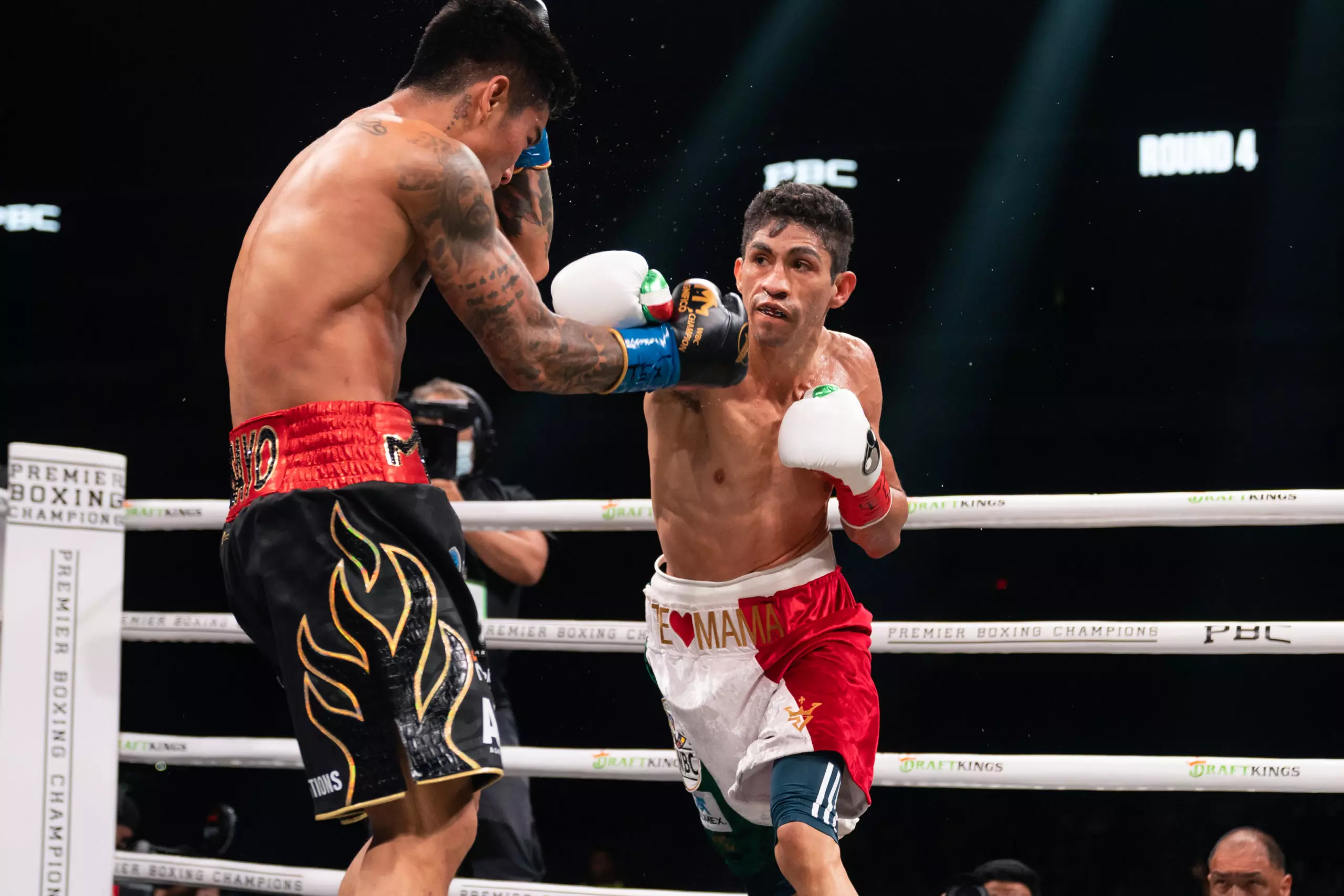 Rey Vargas Gets Off Deck For Second World Title