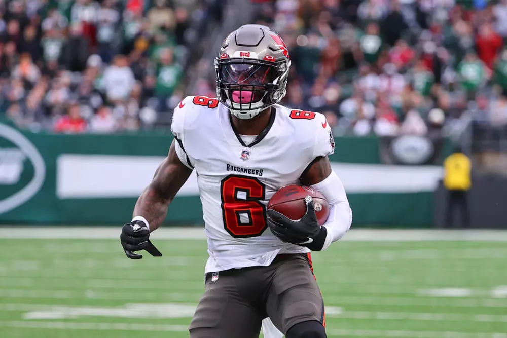 Card Involving NFL Stars Adrian Peterson-Le'Veon Bell In Jeopardy