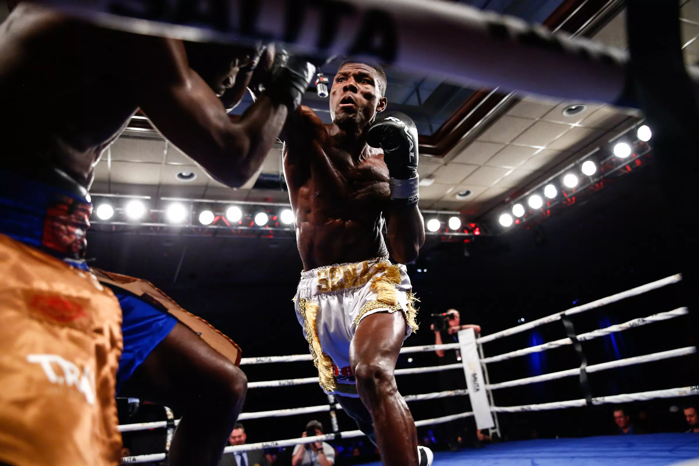 Sena Agbeko Outpoints Steen In ShoBox Main Event