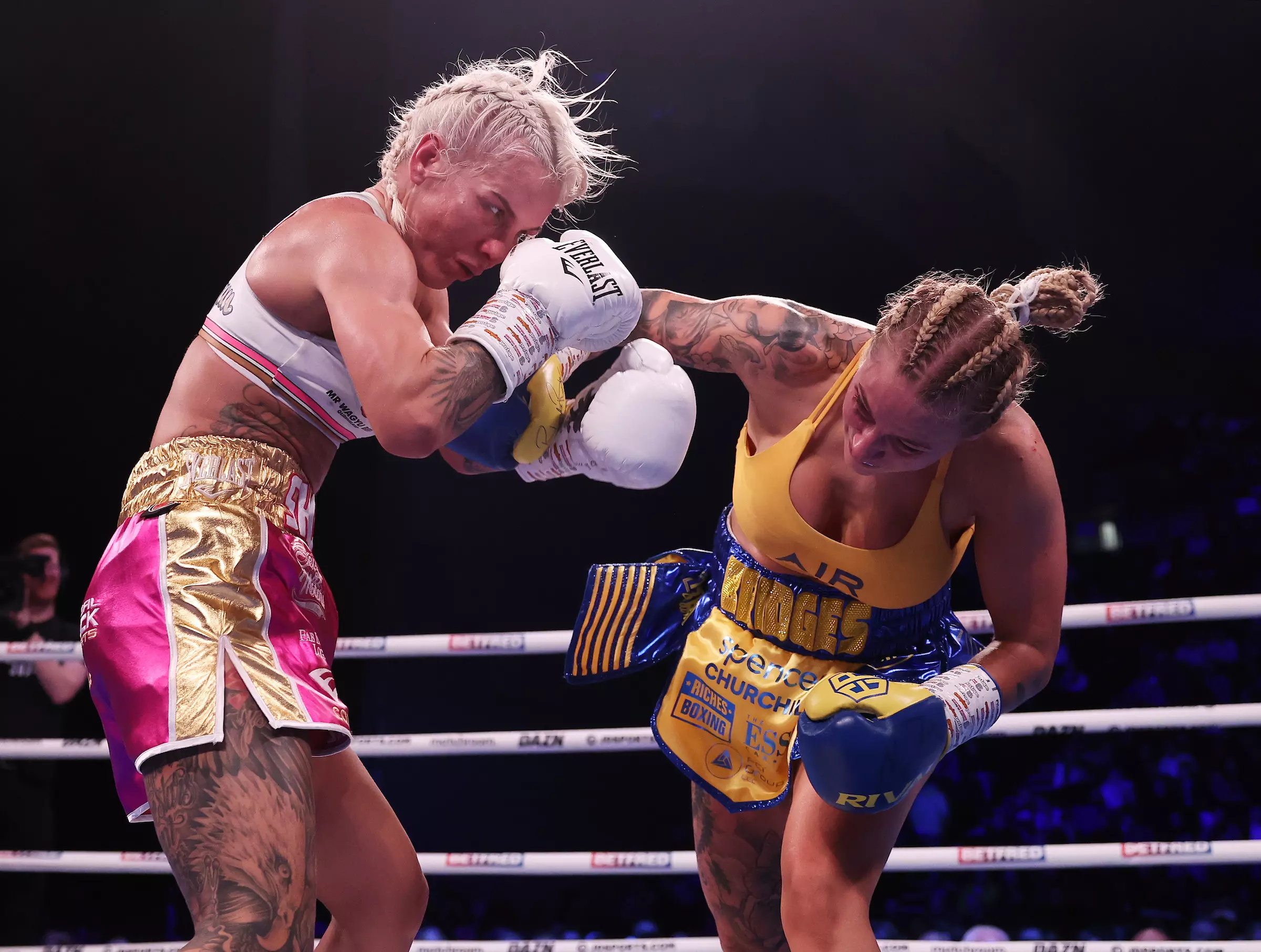 IBF Women's Champ Ebanie Bridges Needs Hand Surgery