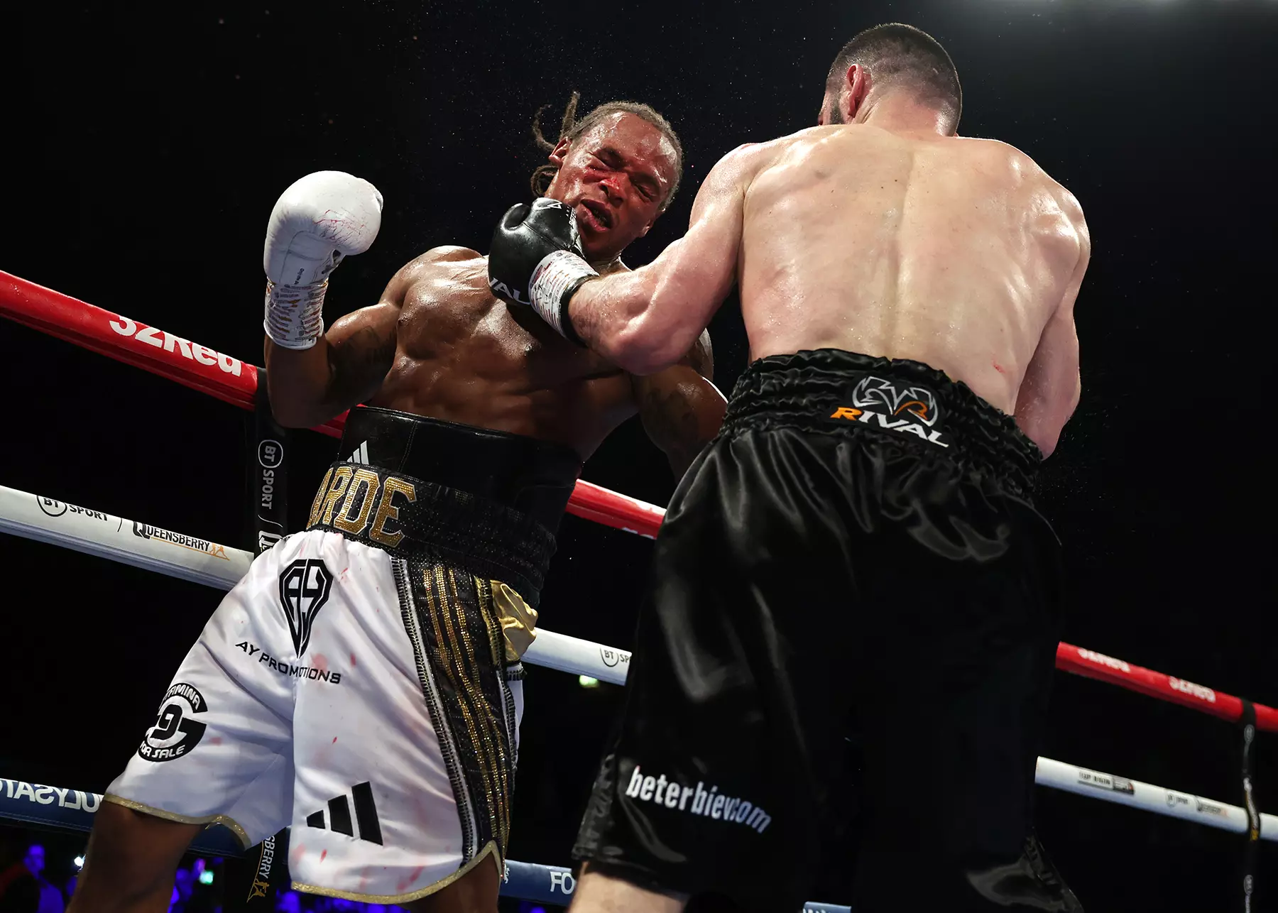 Artur Beterbiev vs Anthony Yarde action19