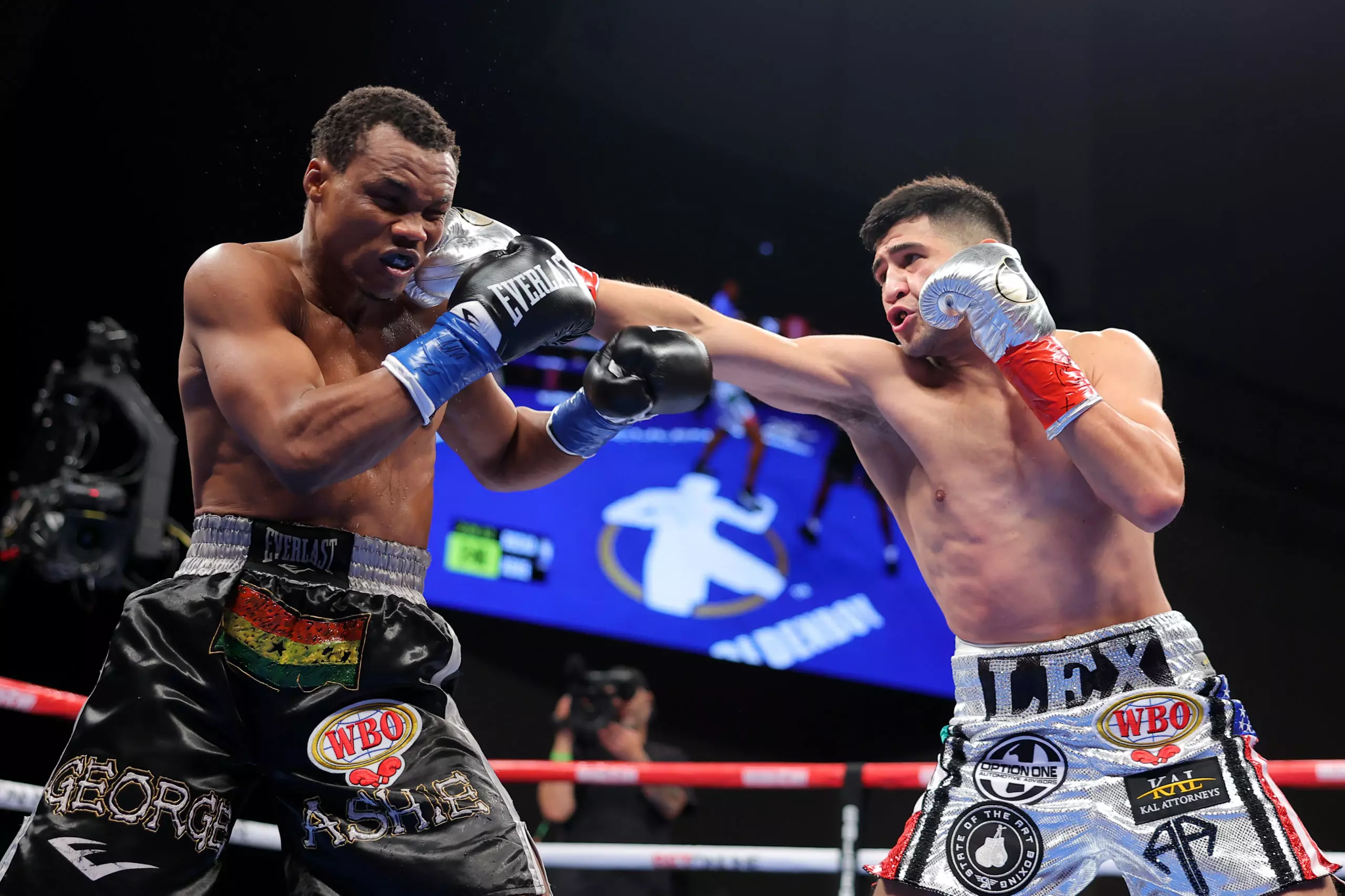 Alexis Rocha Scores Devastating KO In Golden Boy Main Event