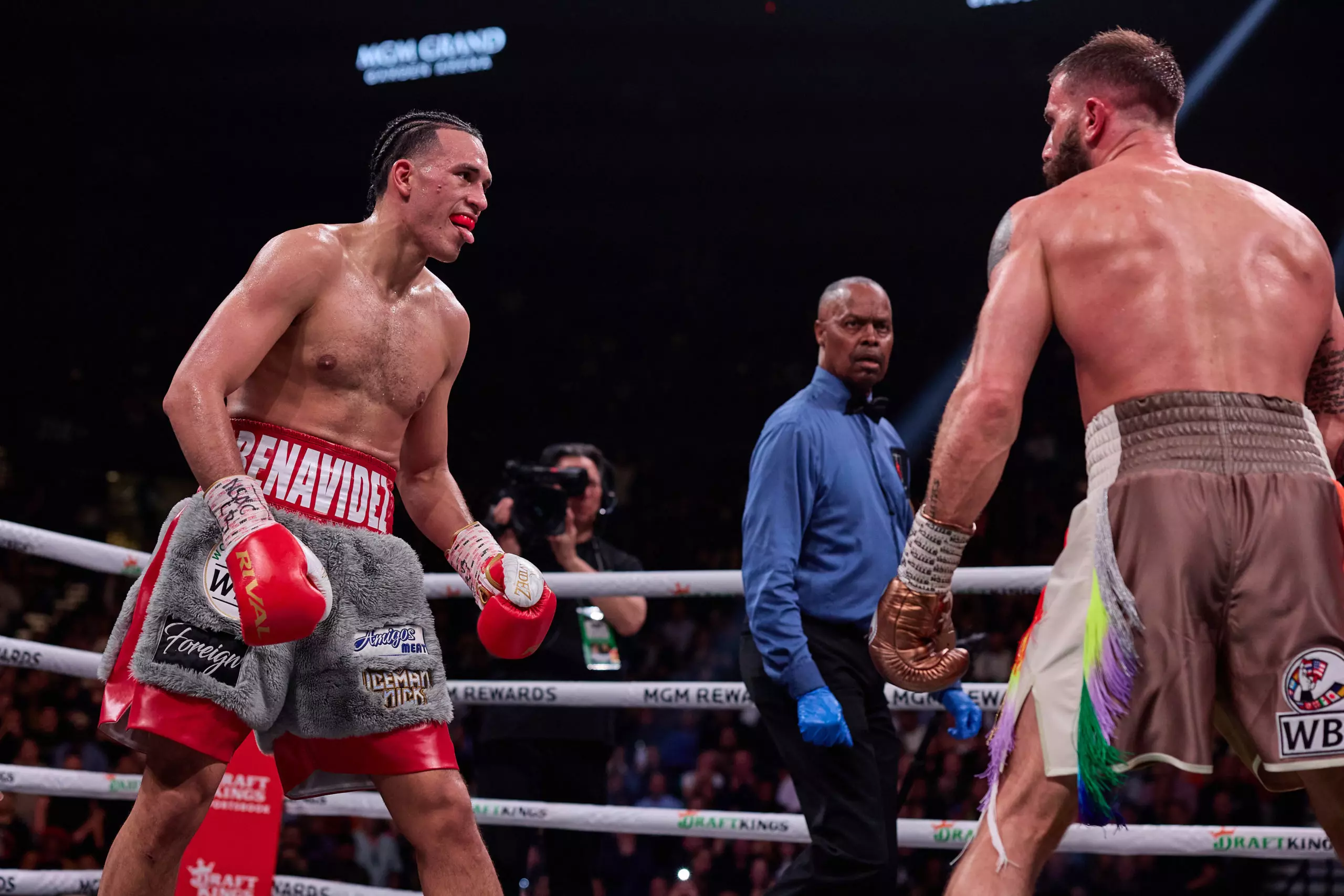 Gilberto Ramirez vs David Benavidez: David Benavidez taunting Caleb Plant with his tongue out.