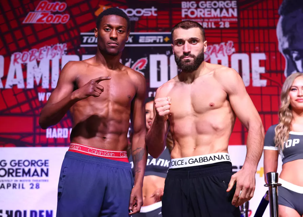 Jahi Tucker vs Nikoloz Sekhniashvili pose 1