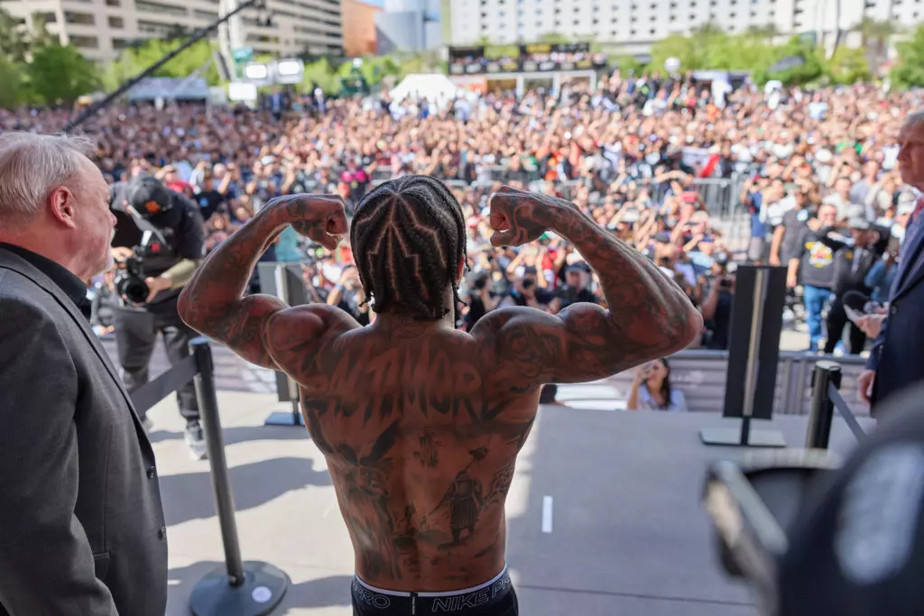 0010 Davis vs Garcia Weigh ins