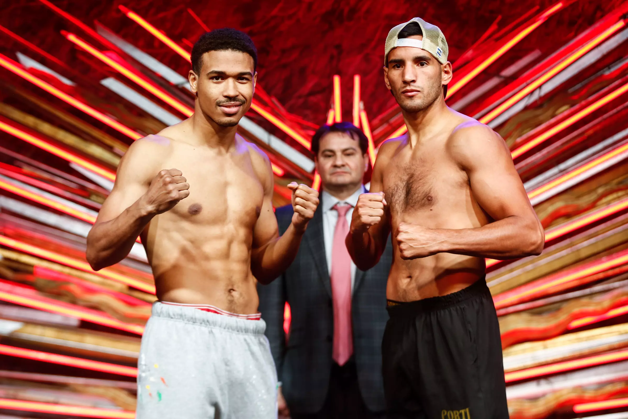 LR BOXINGINSIDER ON DAZN WEIGH IN CEBALLO VS VERON TRAPPFOTOS 04262023 7497