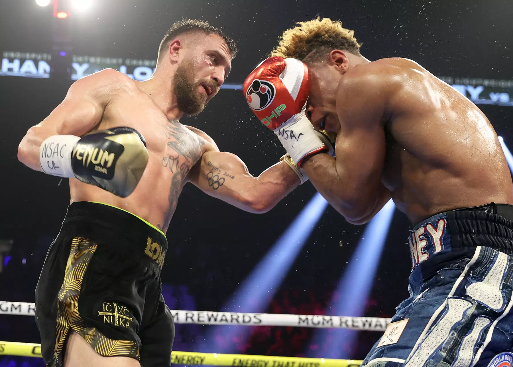 Prominent Twitter Believes Vasiliy Lomachenko Beat Haney