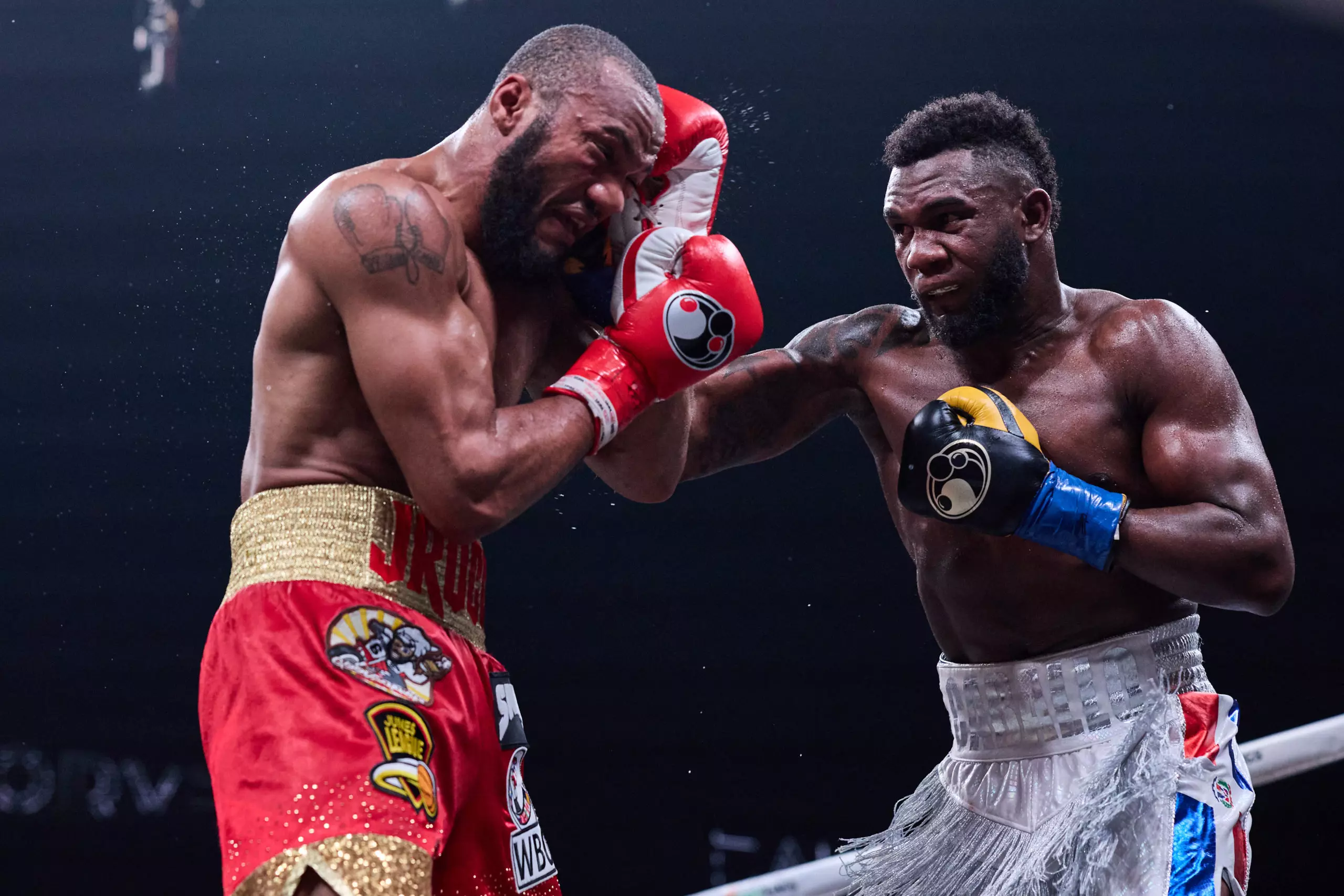 A hard fought Showtime Boxing main event in Minnesota saw Carlos Adames get a TKO win to retain his interim WBC middleweight crown. S Saadeq Ahmed recaps #AdamesWilliams