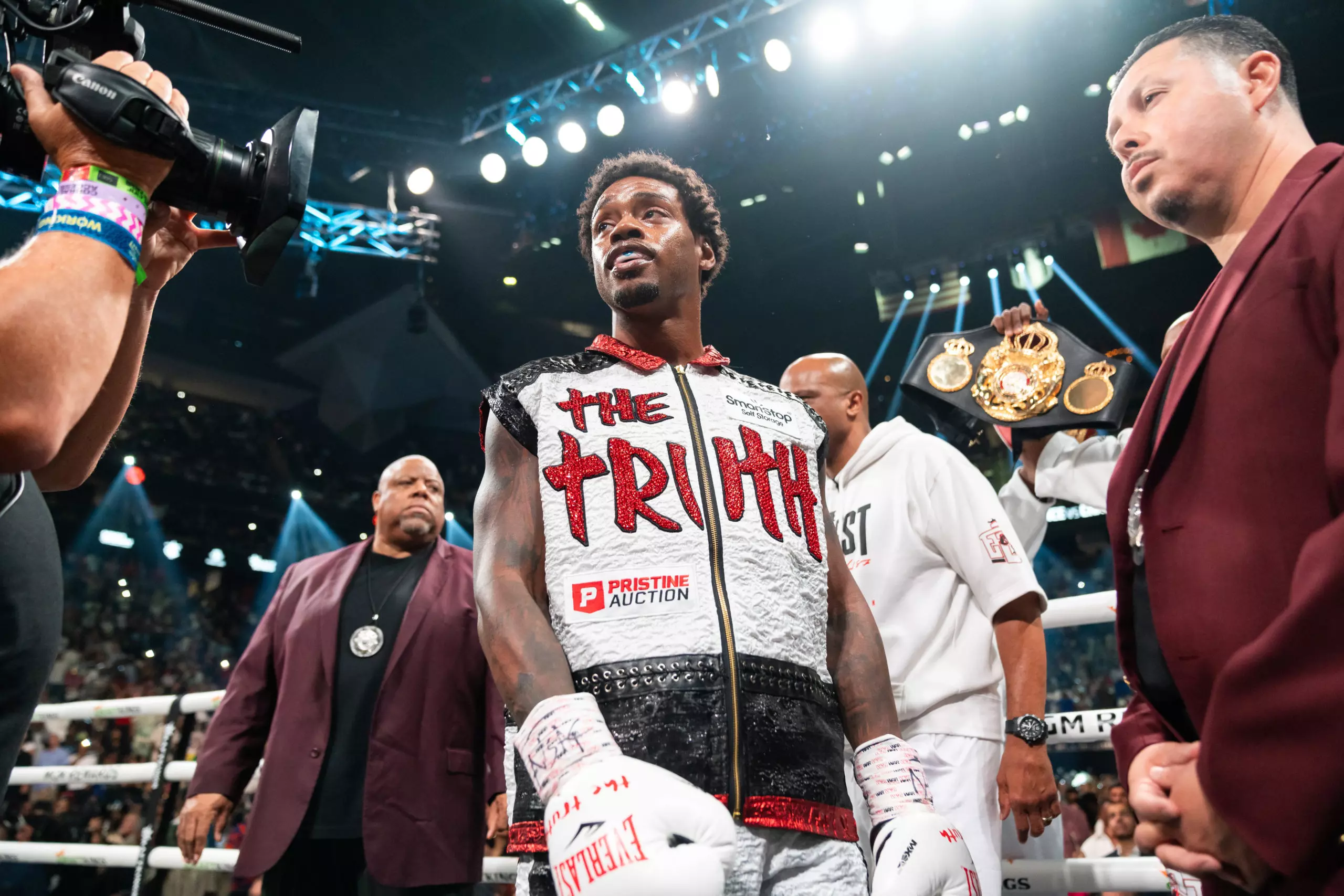 Errol Spence Jr in the ring before Terence Crawford fight