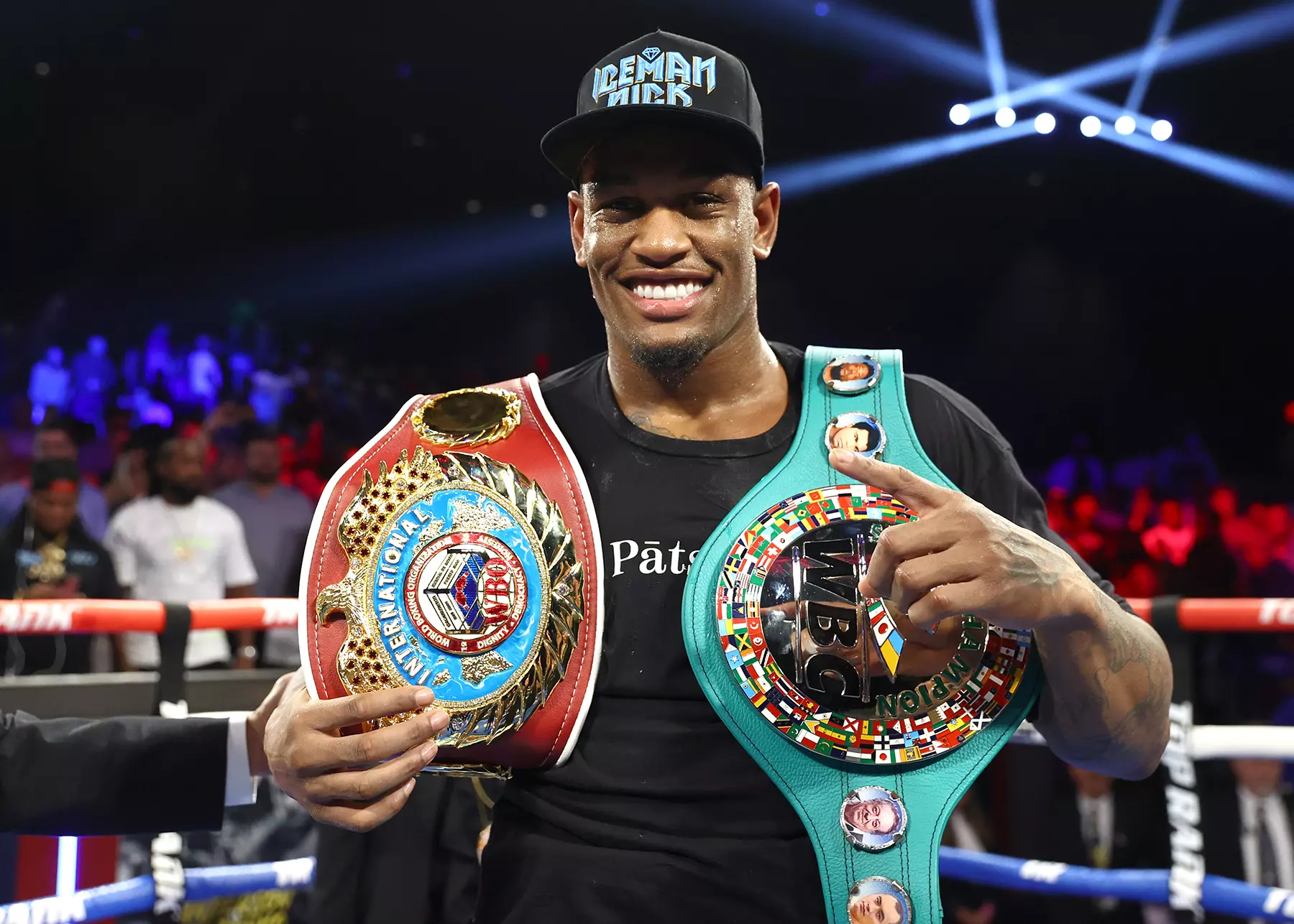 Jared Anderson stops Andriy Rudenko in five