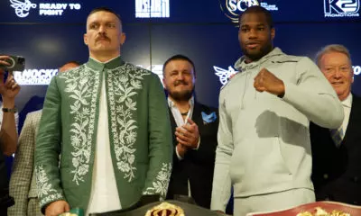 Oleksandr Usyk and Daniel Dubois pose for the cameras