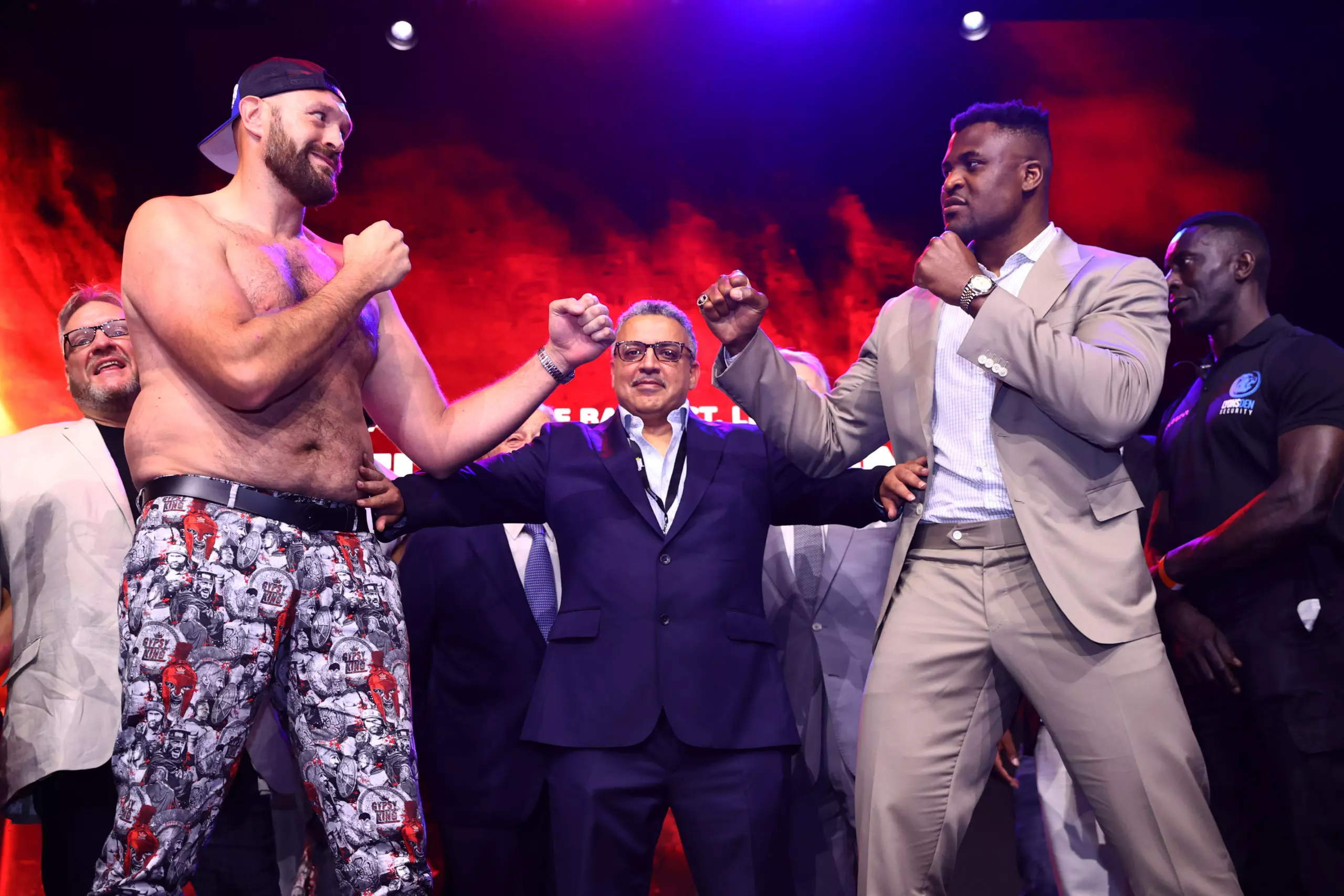 Tyson Fury and Francis Ngannou face-off
