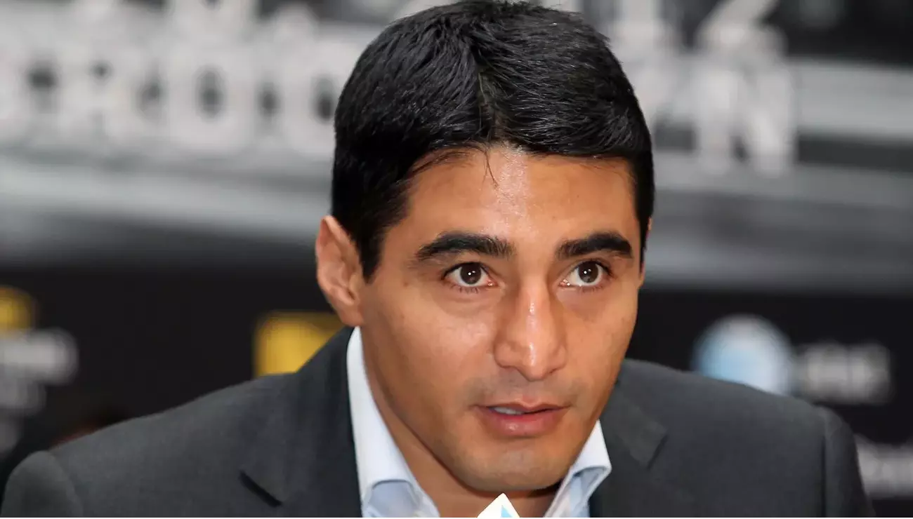 Marco Antonio Barrera-Erik Morales I Revisted