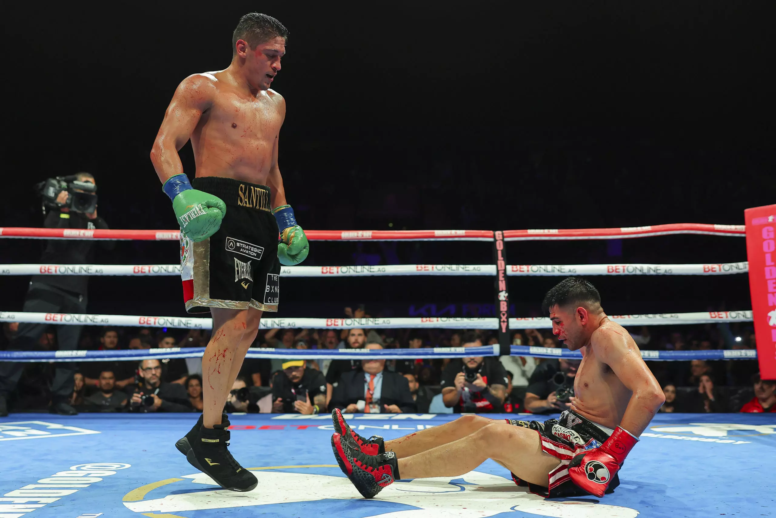 Giovani Santillan upsets Alexis Rocha