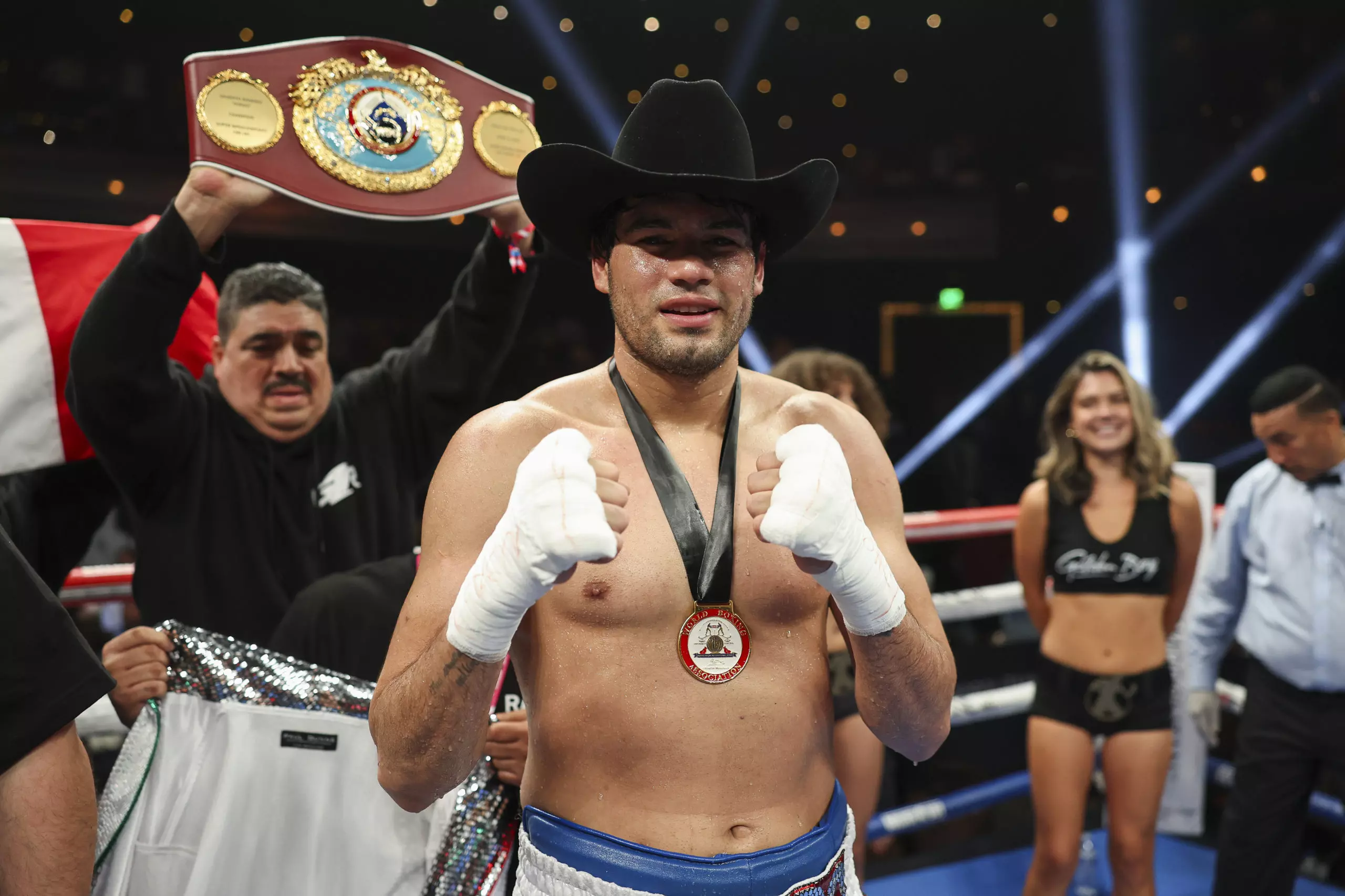 Gilberto Ramírez defeats Joe Smith Jr.