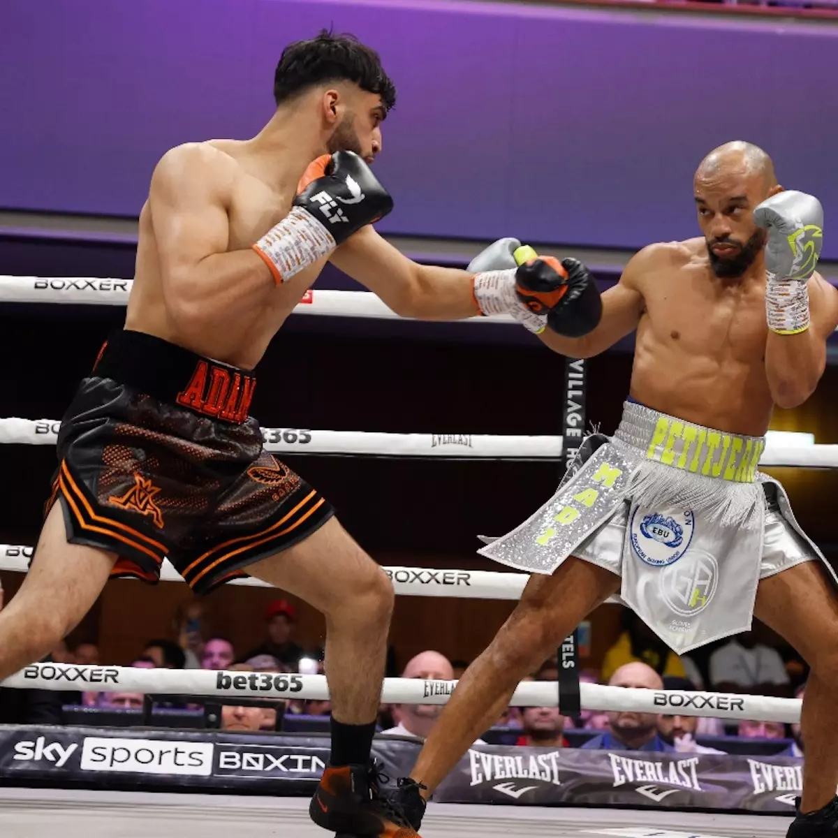Adam Azim defeats Franck Petitjean
