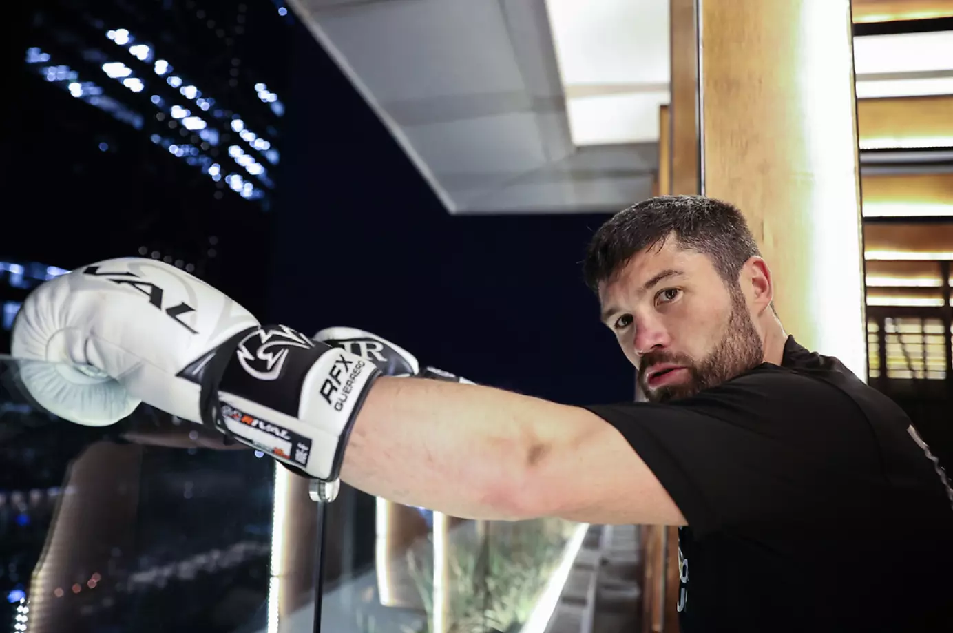 Super Middleweight Praised by Canelo Announces Decision to Retire